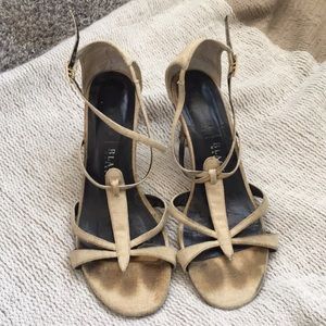 White House Black Market heels in linen size 6.5